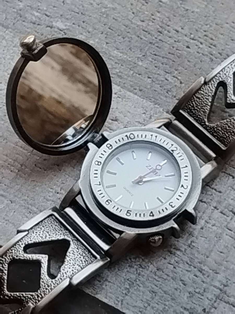 LADIES ZEBA ALL STEEL WATCH IN EXCELLENT WORKING CONDITION