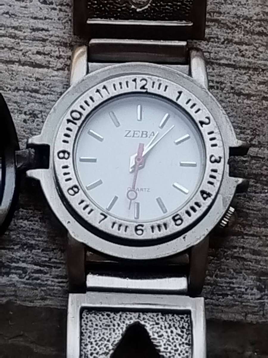 LADIES ZEBA ALL STEEL WATCH IN EXCELLENT WORKING CONDITION