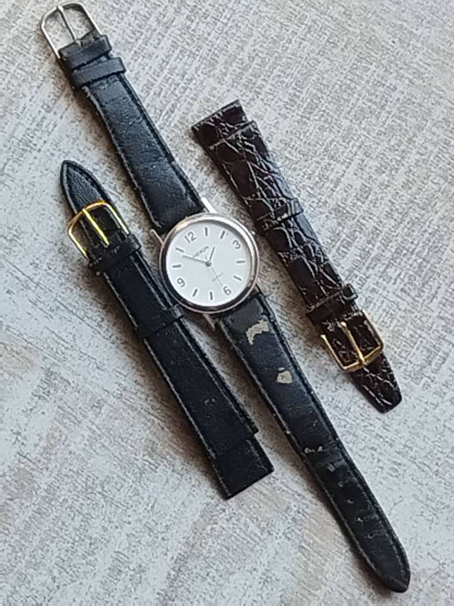 MENS VINTAGE ASEIKON WATCH WITH 2 X ADDITIONAL FREE STRAPS IN EXCELLENT WORKING CONDITION