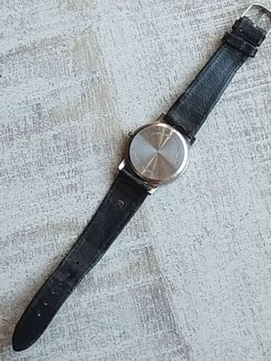 MENS VINTAGE ASEIKON WATCH WITH 2 X ADDITIONAL FREE STRAPS IN EXCELLENT WORKING CONDITION