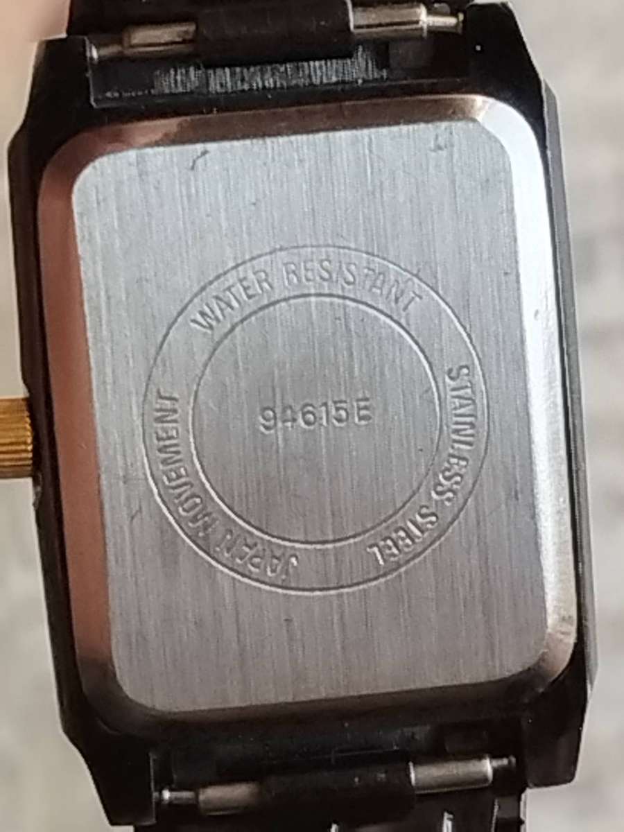 LADIES STUNNING LAURIER WATCH IN EXCELLENT WORKING CONDITION