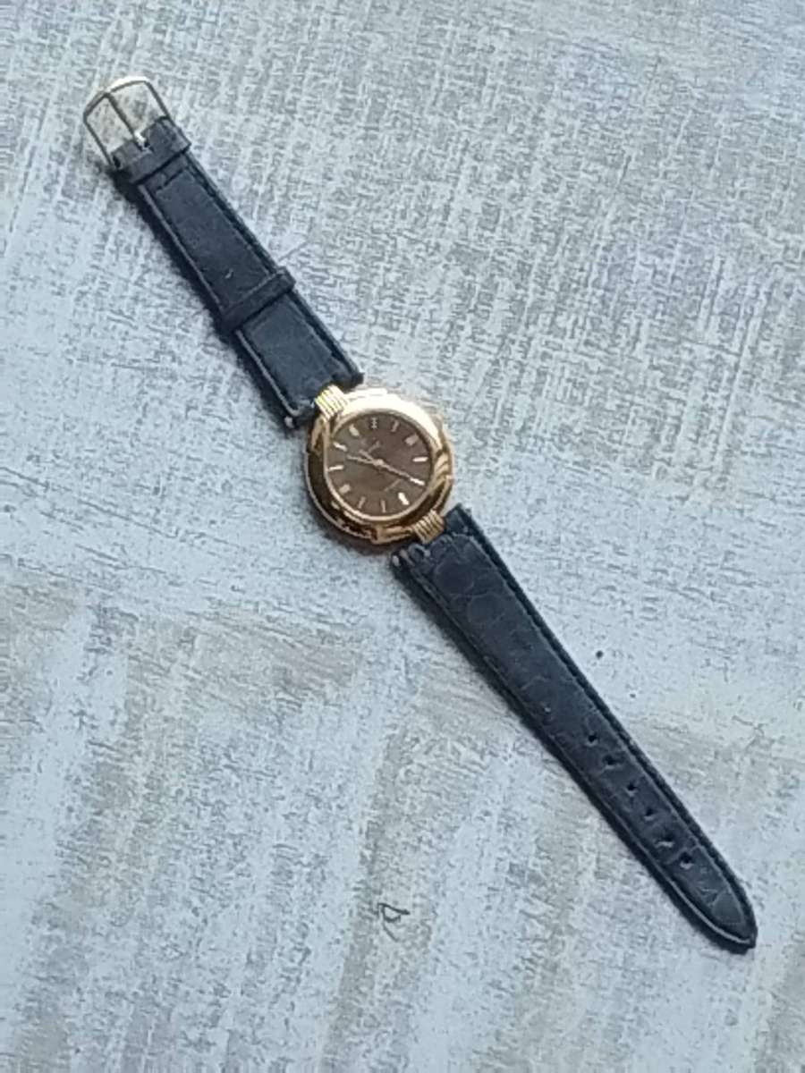 LADIES WINCENT GOLD WATCH IN EXCELLENT WORKING CONDITION