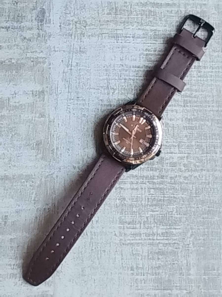 MENS NAVIFORCE WATCH IN EXCELLENT WORKING CONDITION