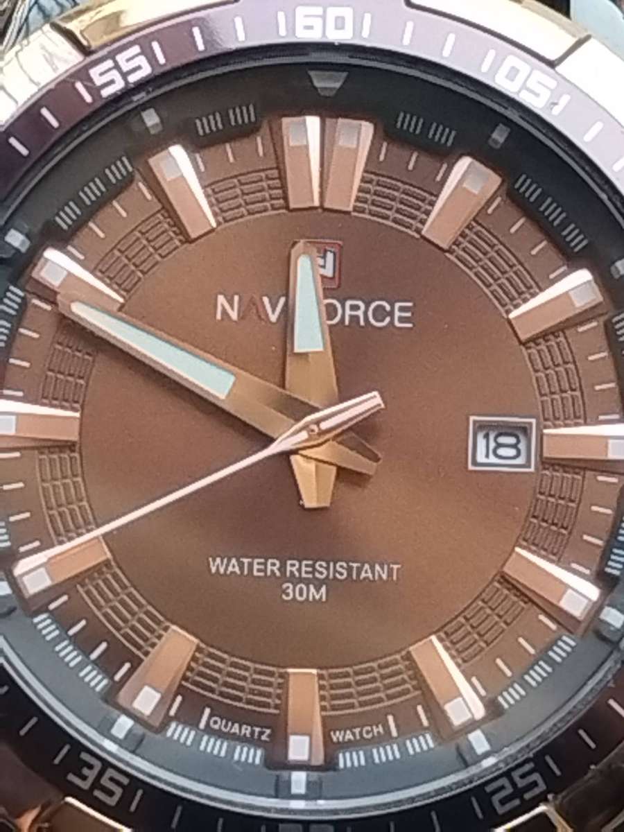 MENS NAVIFORCE WATCH IN EXCELLENT WORKING CONDITION