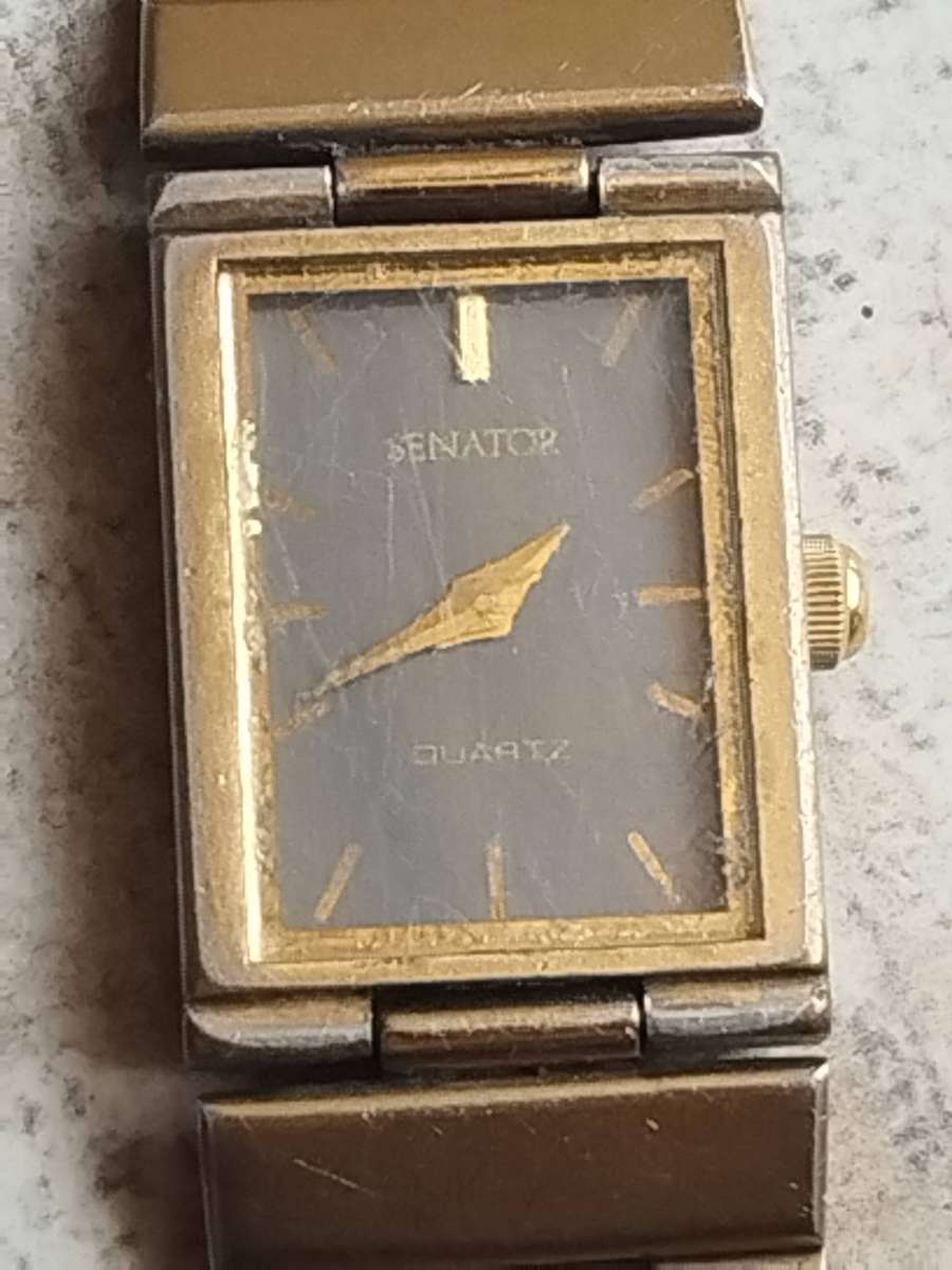 LADIES VINTAGE SENATOR WATCH IN EXCELLENT WORKING CONDITION