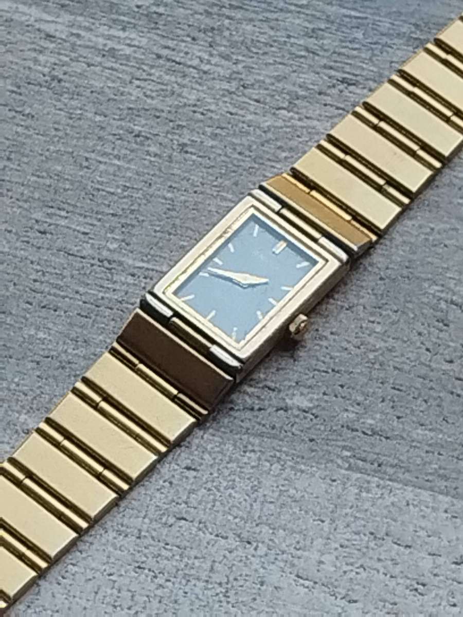 LADIES VINTAGE SENATOR WATCH IN EXCELLENT WORKING CONDITION