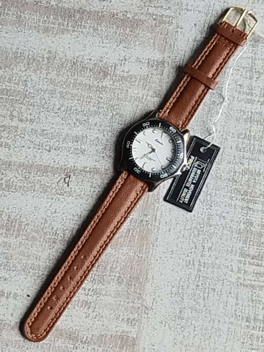 MENS EDWIN SPORTS WATCH WITH ROTATING BEZEL IN EXCELLENT WORKING CONDITION