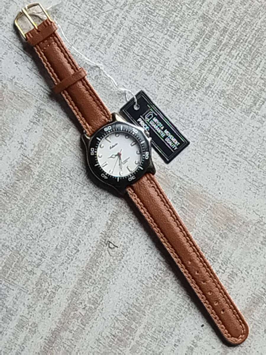 MENS EDWIN SPORTS WATCH WITH ROTATING BEZEL IN EXCELLENT WORKING CONDITION