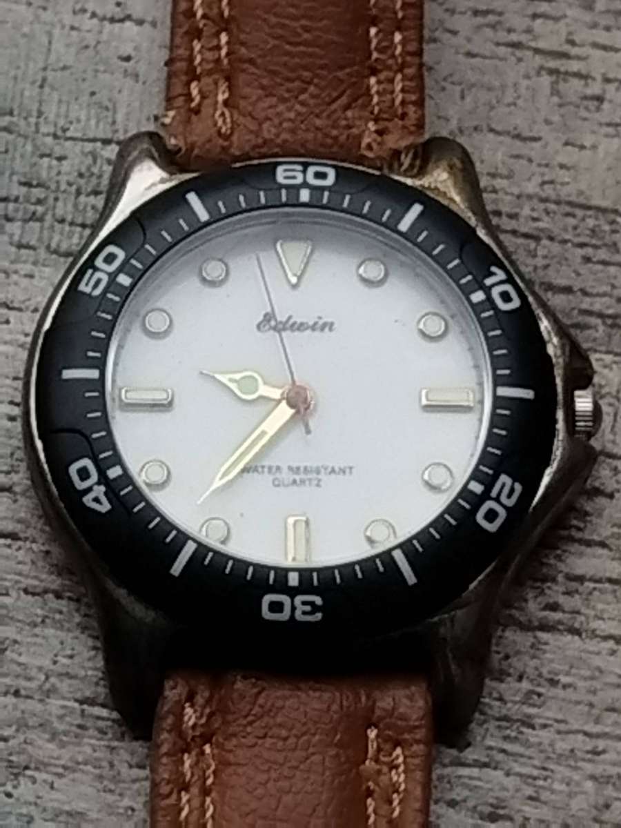 MENS EDWIN SPORTS WATCH WITH ROTATING BEZEL IN EXCELLENT WORKING CONDITION