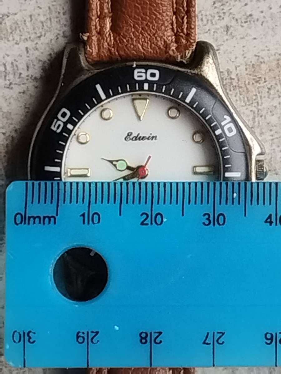 MENS EDWIN SPORTS WATCH WITH ROTATING BEZEL IN EXCELLENT WORKING CONDITION