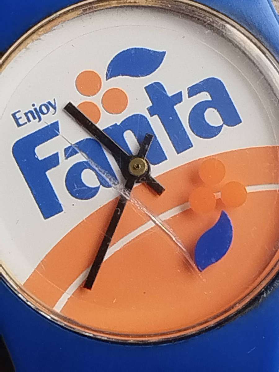 MENS VINTAGE FANTA COLLECTABLE WATCH IN EXCELLENT WORKING CONDITION - READ DESCRIPTION