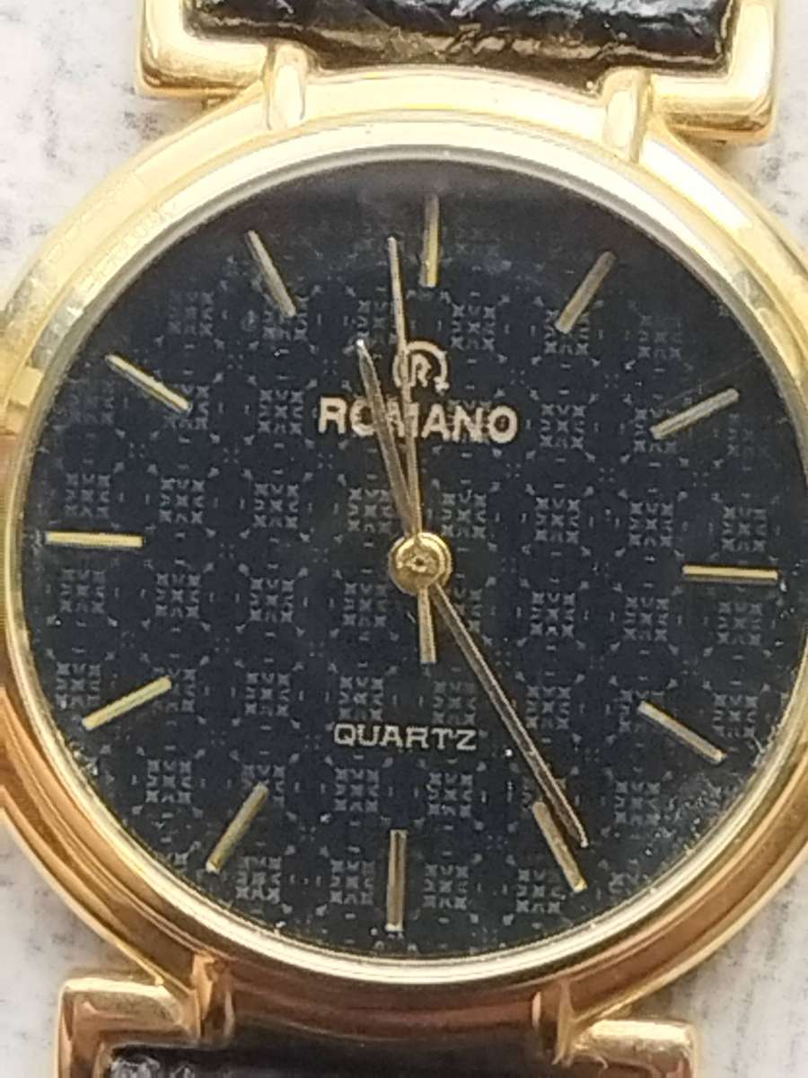 LADIES GOLD ROMANO WATCH IN EXCELLENT WORKING CONDITION