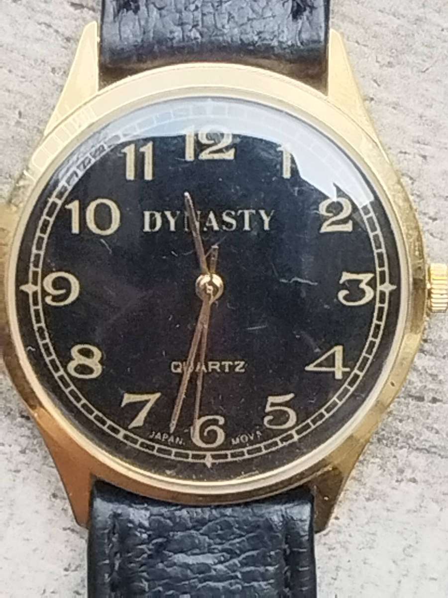 MENS VINTAGE DYNASTY GOLD WATCH IN EXCELLENT WORKING CONDITION
