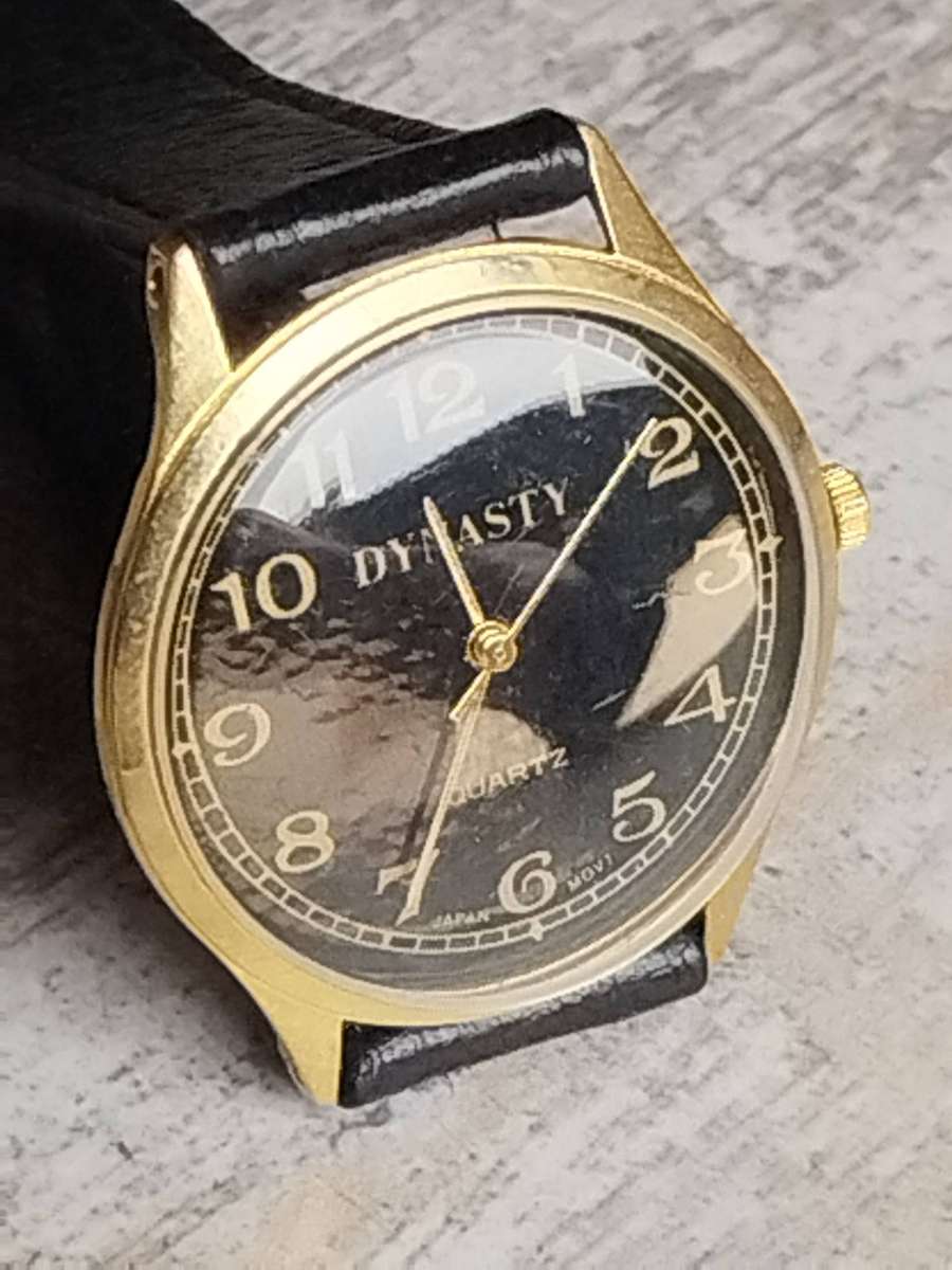 MENS VINTAGE DYNASTY GOLD WATCH IN EXCELLENT WORKING CONDITION
