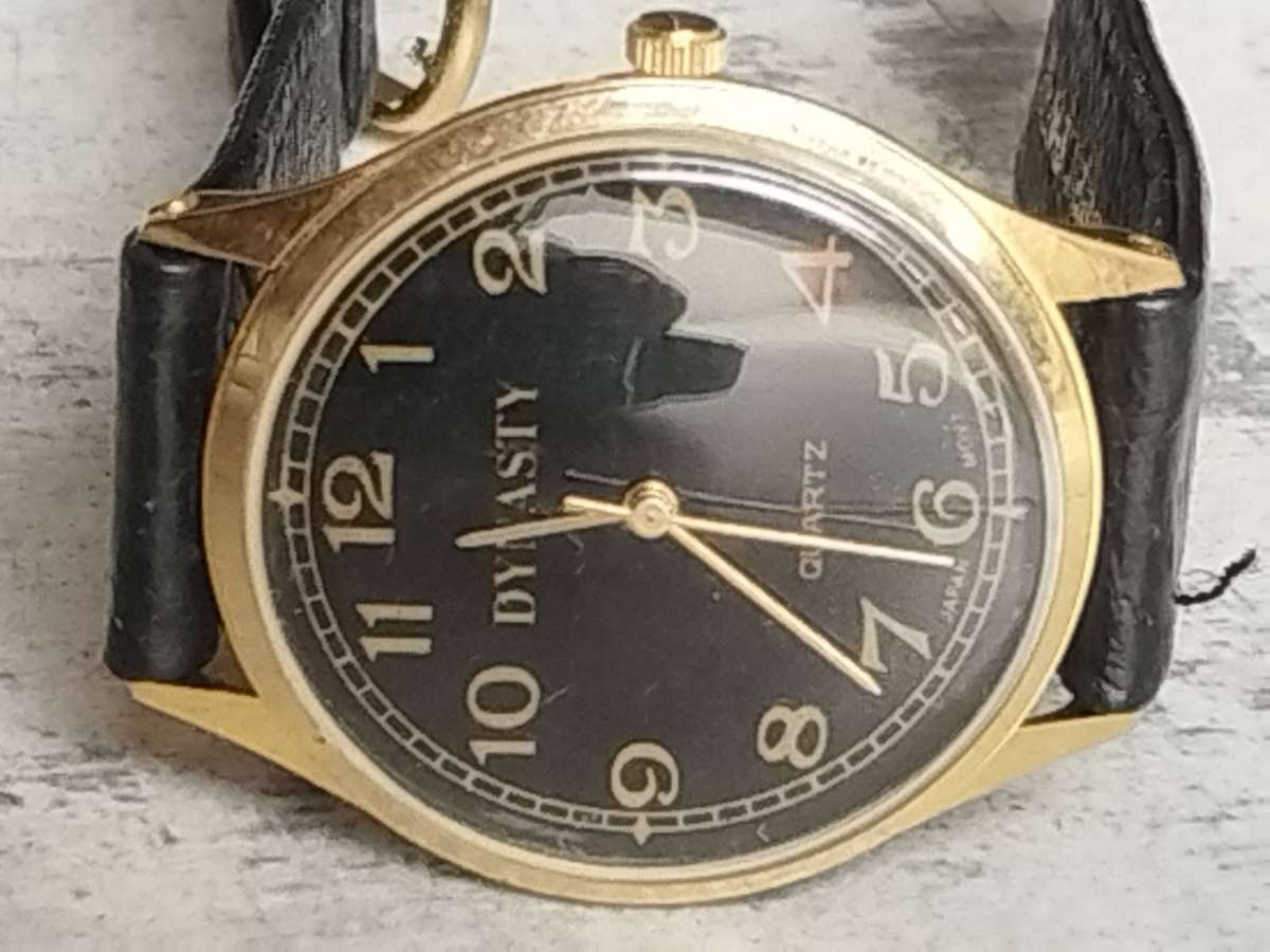MENS VINTAGE DYNASTY GOLD WATCH IN EXCELLENT WORKING CONDITION