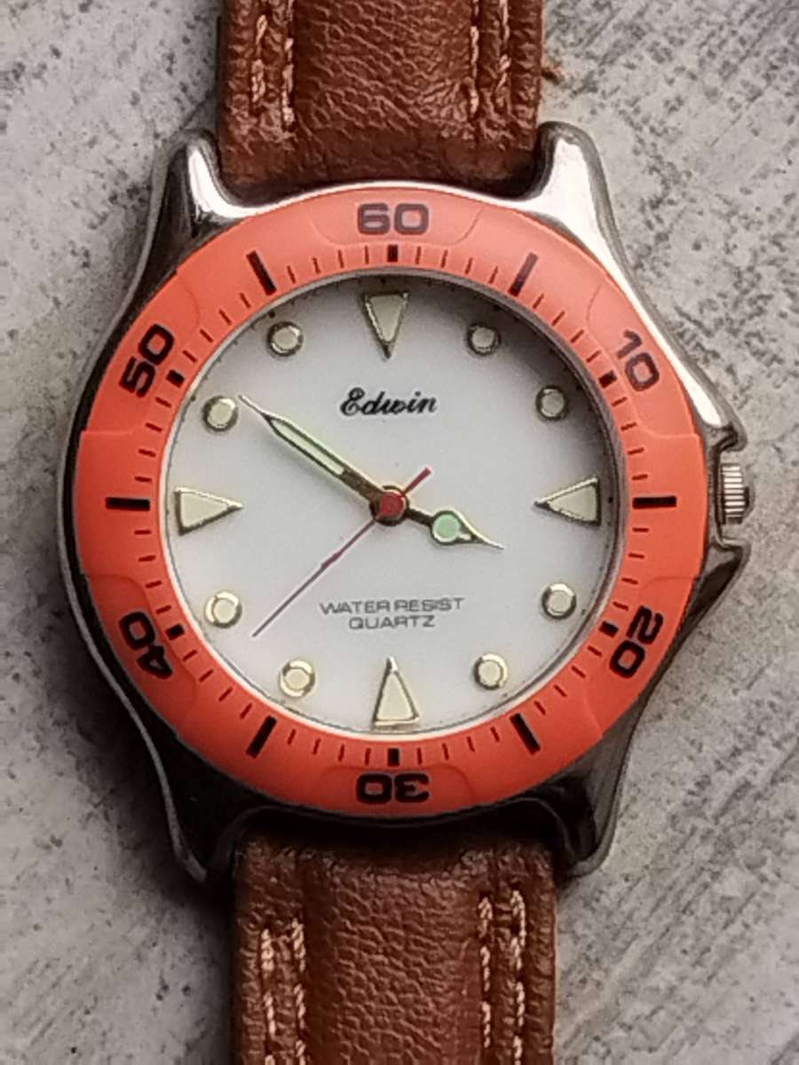 MENS EDWIN SPORTS WATCH WITH ROTATING BEZEL IN EXCELLENT WORKING CONDITION
