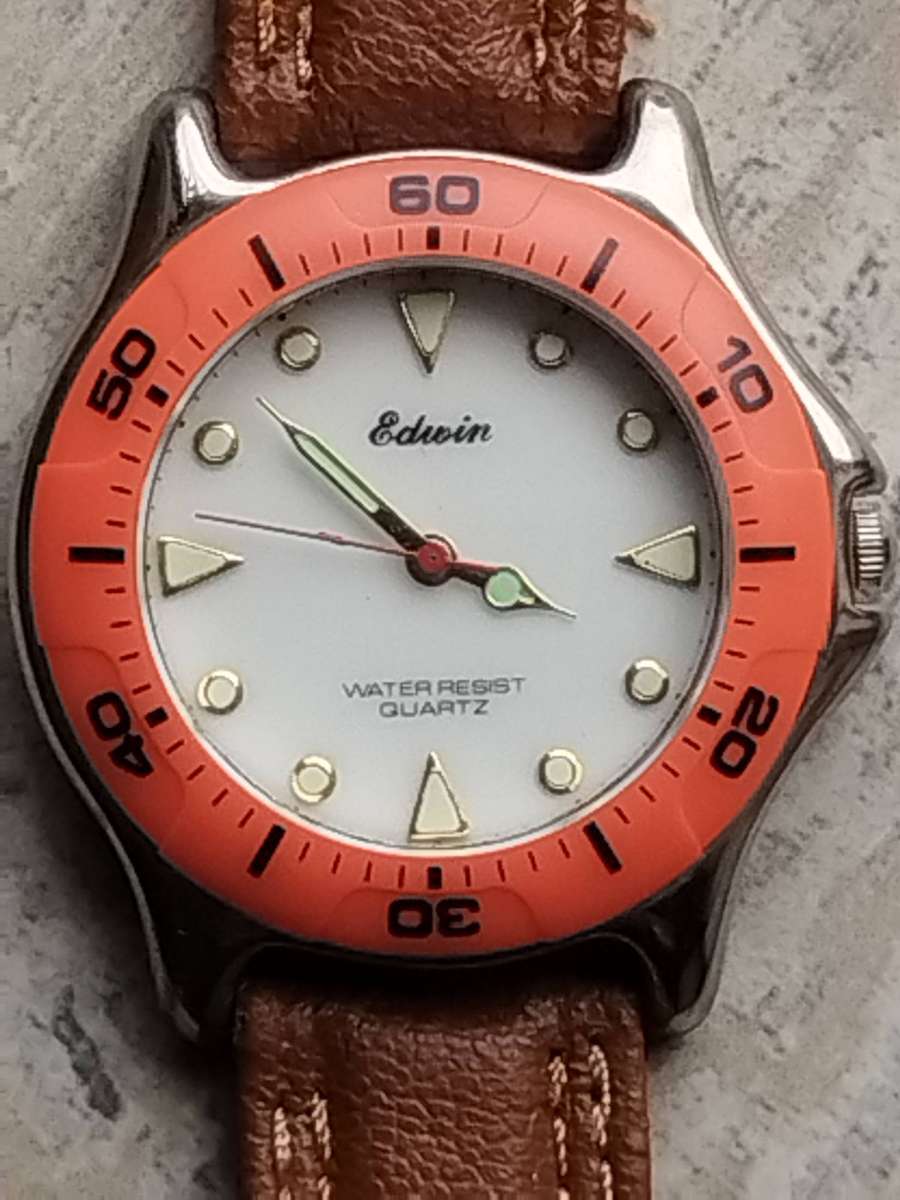 MENS EDWIN SPORTS WATCH WITH ROTATING BEZEL IN EXCELLENT WORKING CONDITION