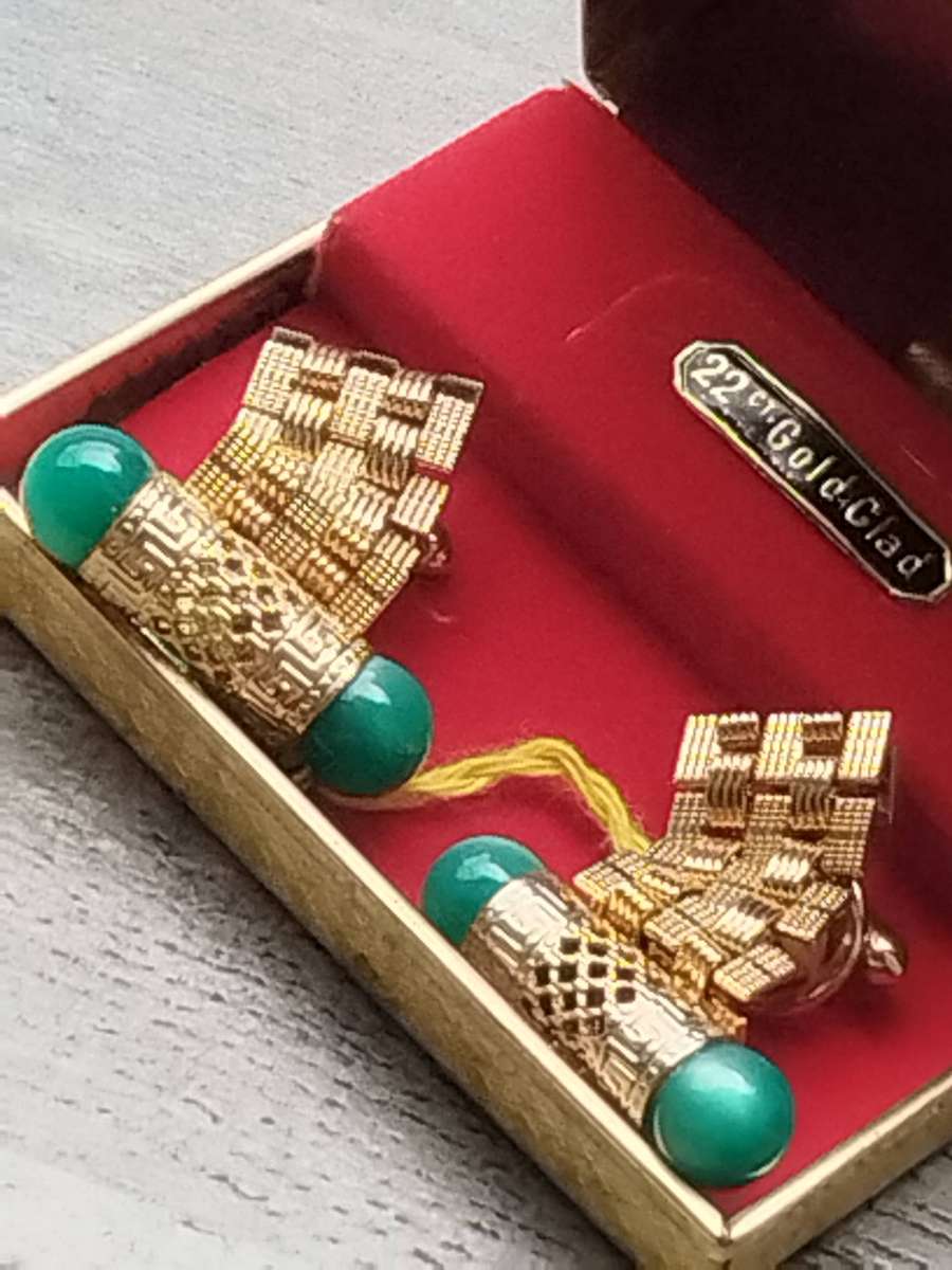 MENS VINTAGE CUFFLINKS 22CT GOLD CLAD MADE IN THE USA IN ORIGINAL DISPLAY BOX