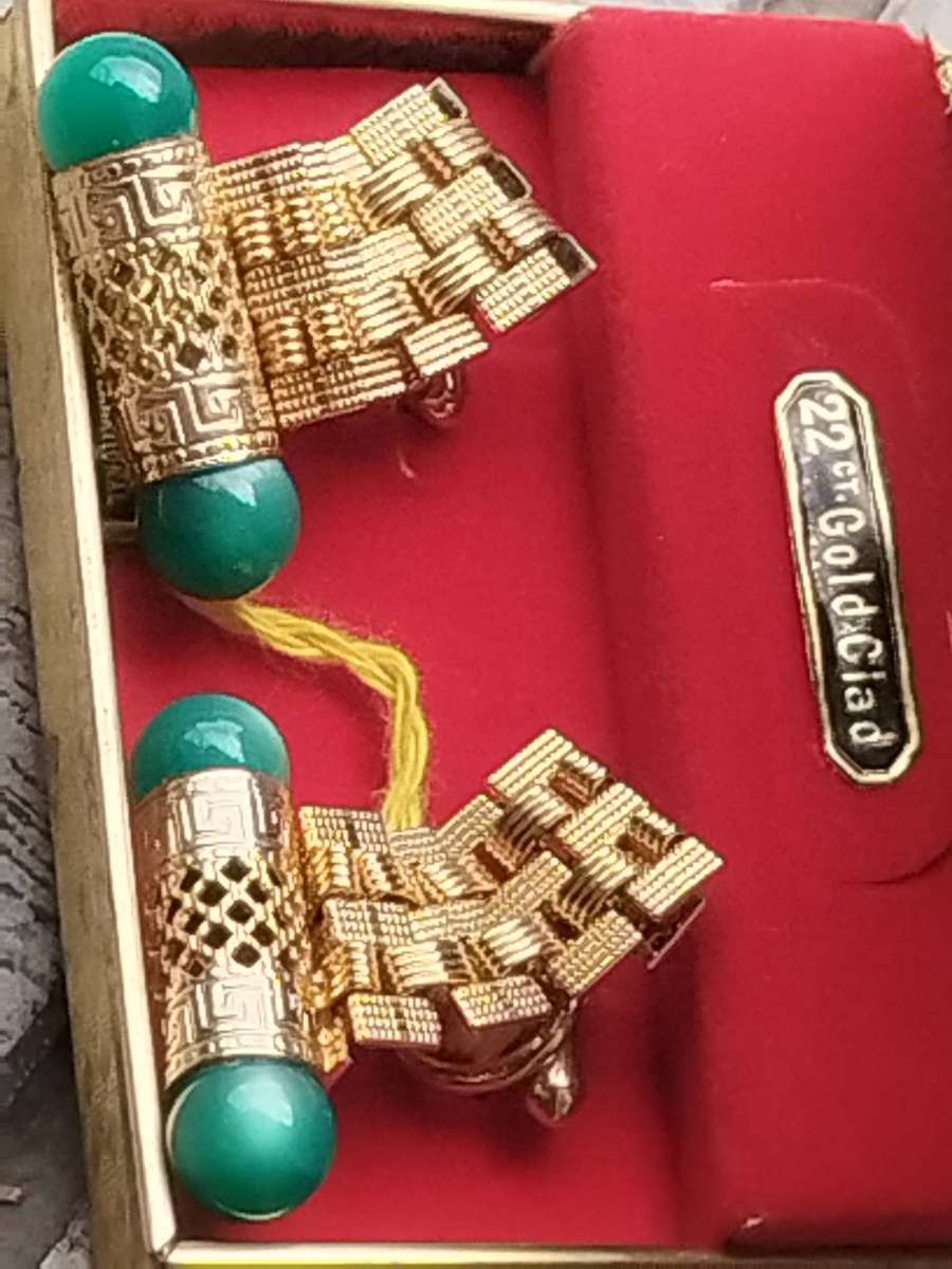 MENS VINTAGE CUFFLINKS 22CT GOLD CLAD MADE IN THE USA IN ORIGINAL DISPLAY BOX