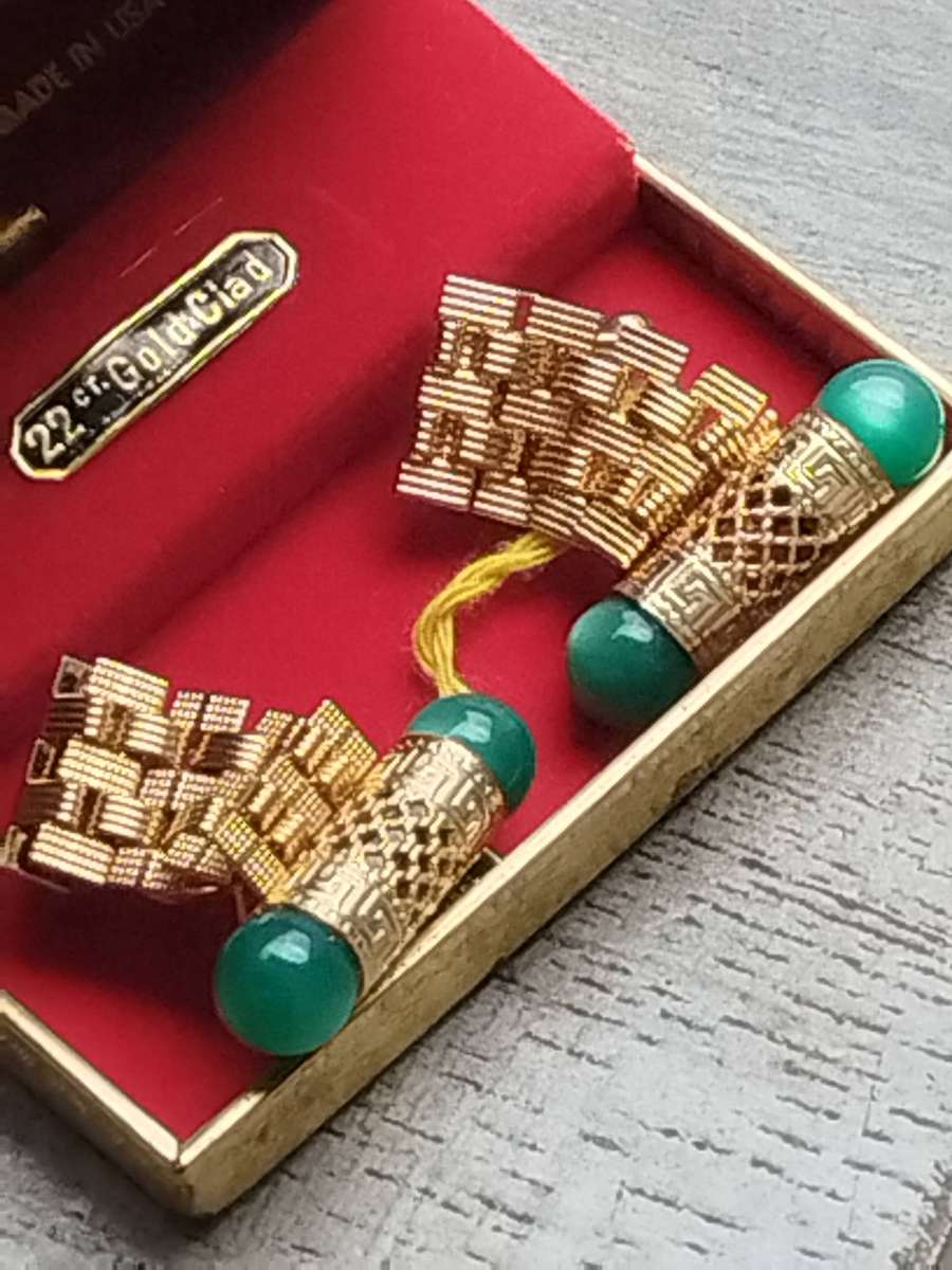 MENS VINTAGE CUFFLINKS 22CT GOLD CLAD MADE IN THE USA IN ORIGINAL DISPLAY BOX