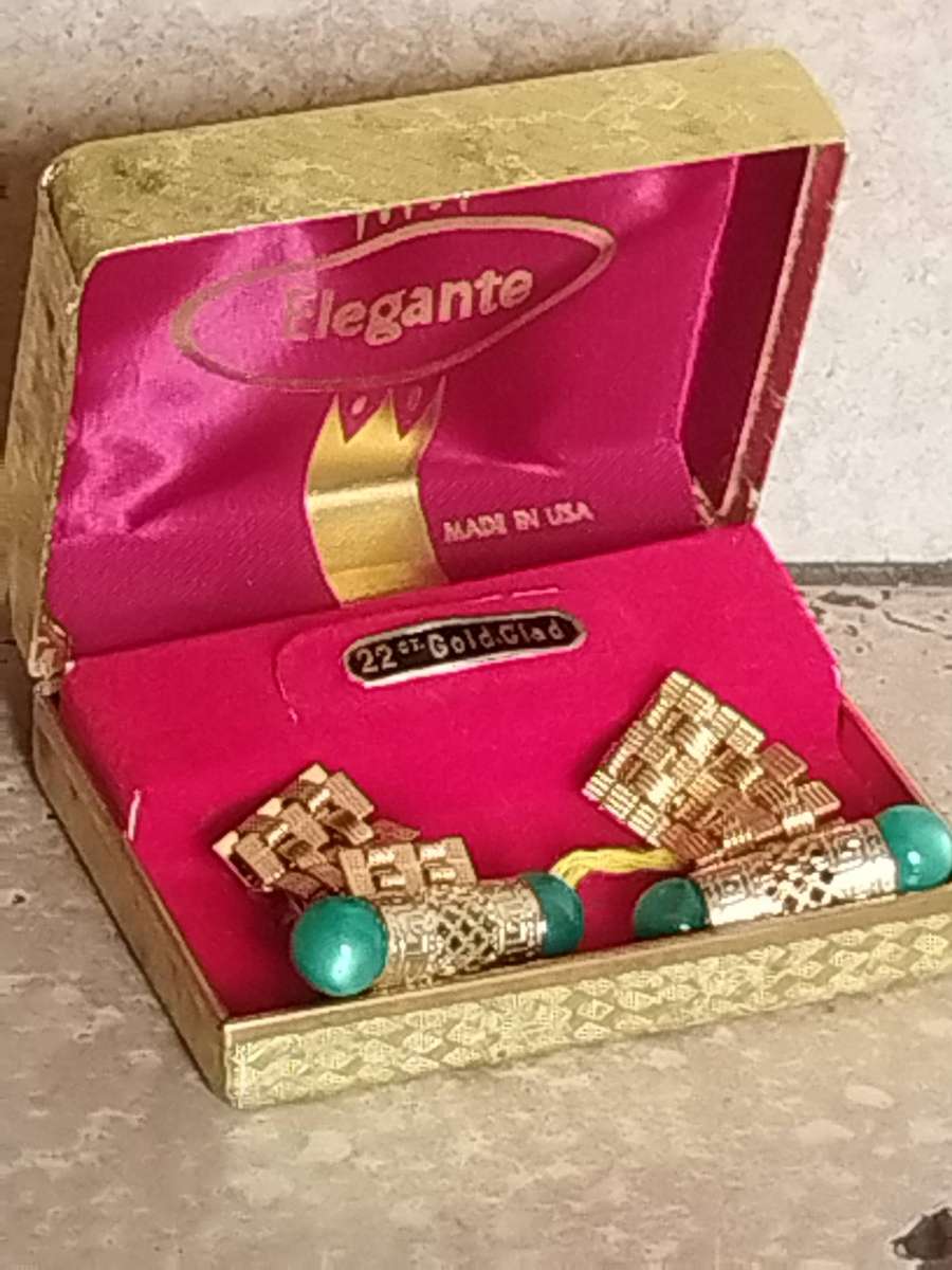 MENS VINTAGE CUFFLINKS 22CT GOLD CLAD MADE IN THE USA IN ORIGINAL DISPLAY BOX