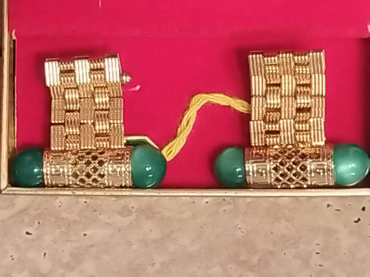 MENS VINTAGE CUFFLINKS 22CT GOLD CLAD MADE IN THE USA IN ORIGINAL DISPLAY BOX