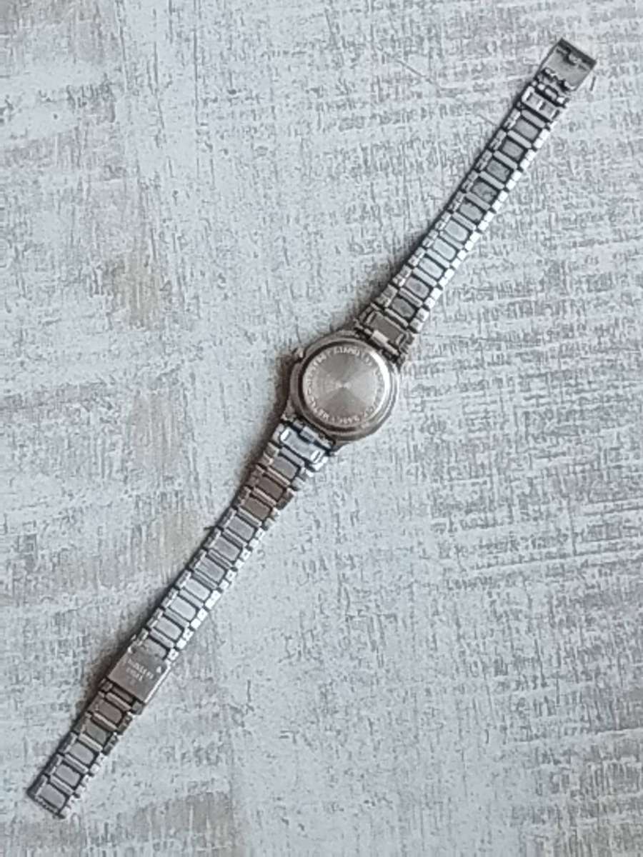 LADIES LEXER STAINLESS STEEL WATCH IN EXCELLENT WORKING CONDITION