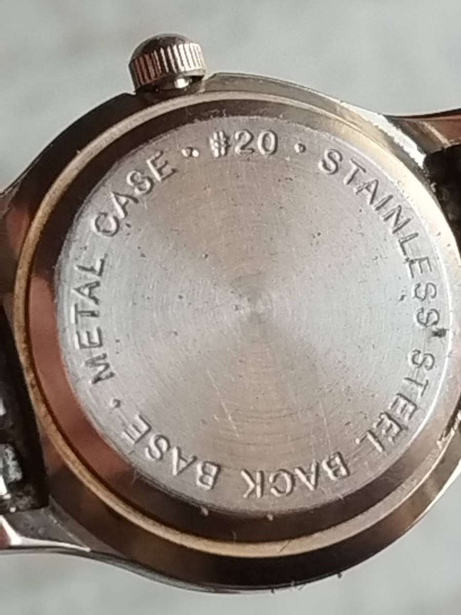 LADIES LEXER STAINLESS STEEL WATCH IN EXCELLENT WORKING CONDITION