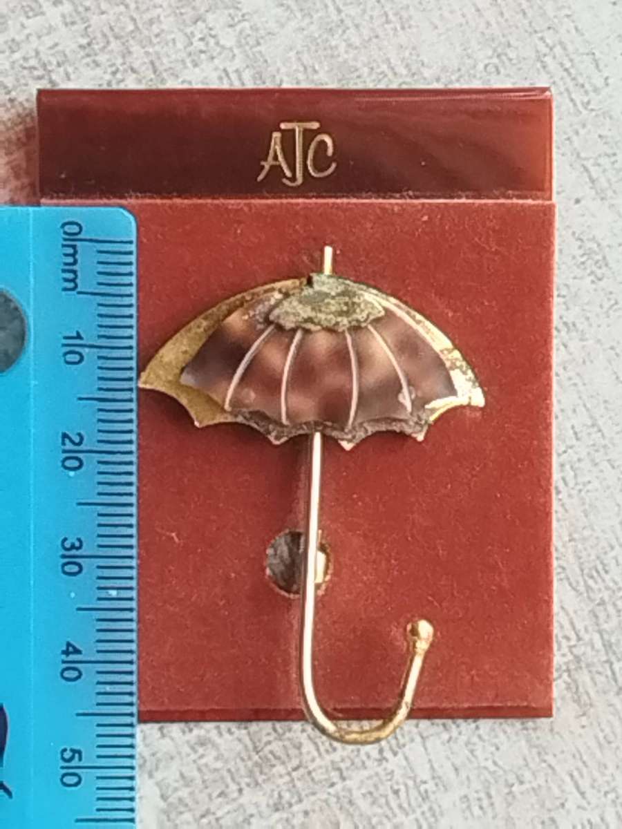 STUNNING LADIES VINTAGE UMBRELLA GOLD PLATED BROOCH
