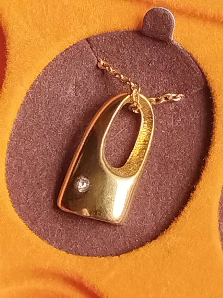 LADIES ELEGANT GOLD PLATED CHAIN AND PENDANT SET TRULY STUNNING - LAST 1 LEFT