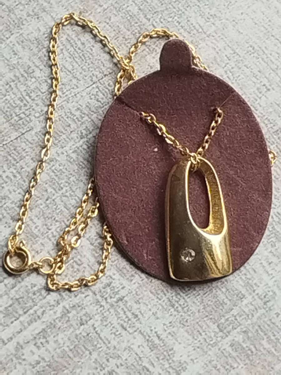 LADIES ELEGANT GOLD PLATED CHAIN AND PENDANT SET TRULY STUNNING - LAST 1 LEFT