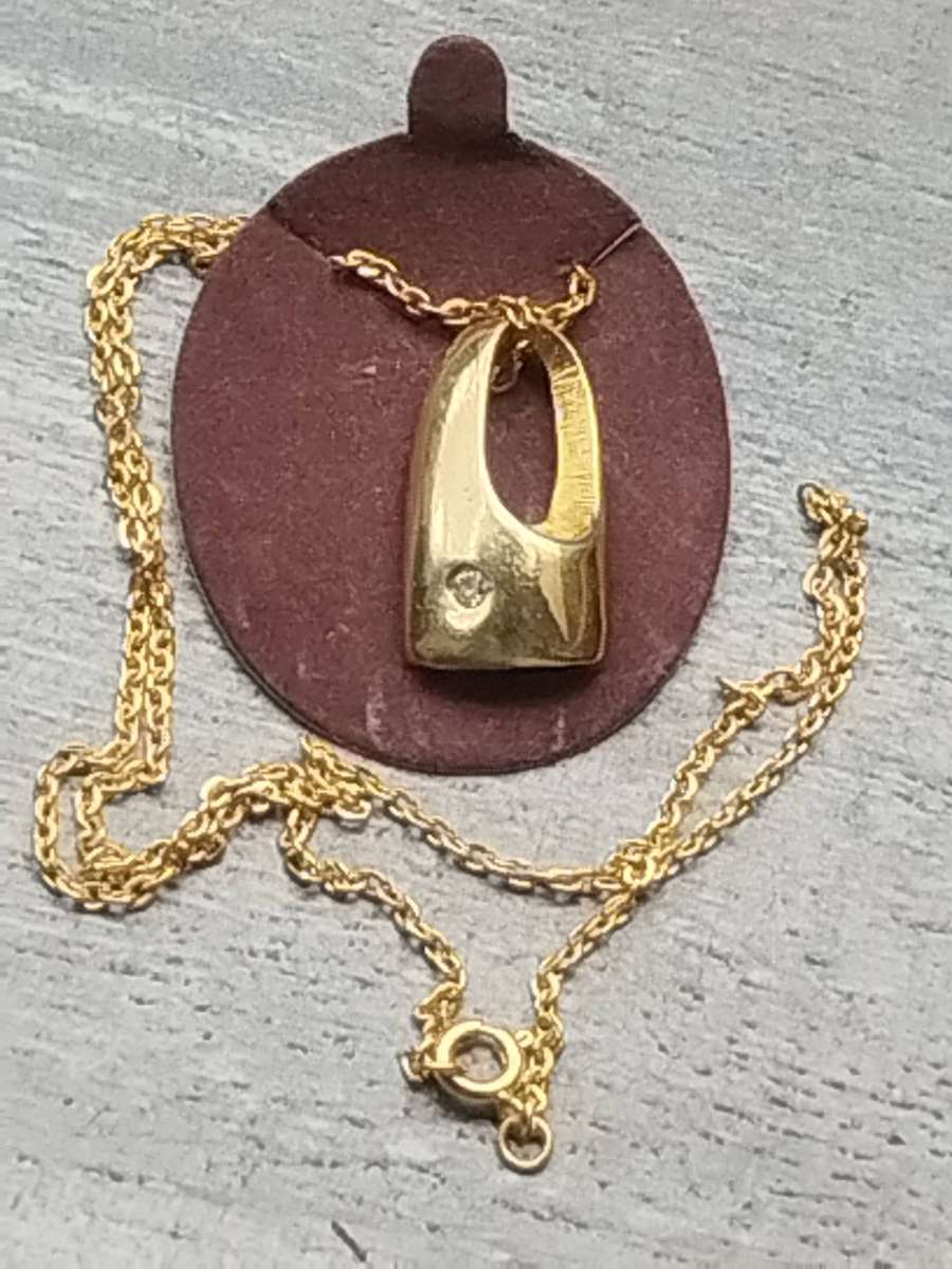 LADIES ELEGANT GOLD PLATED CHAIN AND PENDANT SET TRULY STUNNING - LAST 1 LEFT