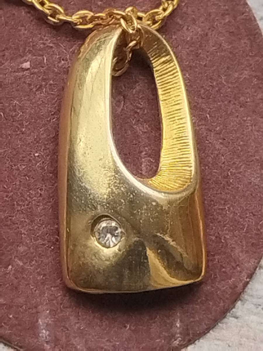 LADIES ELEGANT GOLD PLATED CHAIN AND PENDANT SET TRULY STUNNING - LAST 1 LEFT