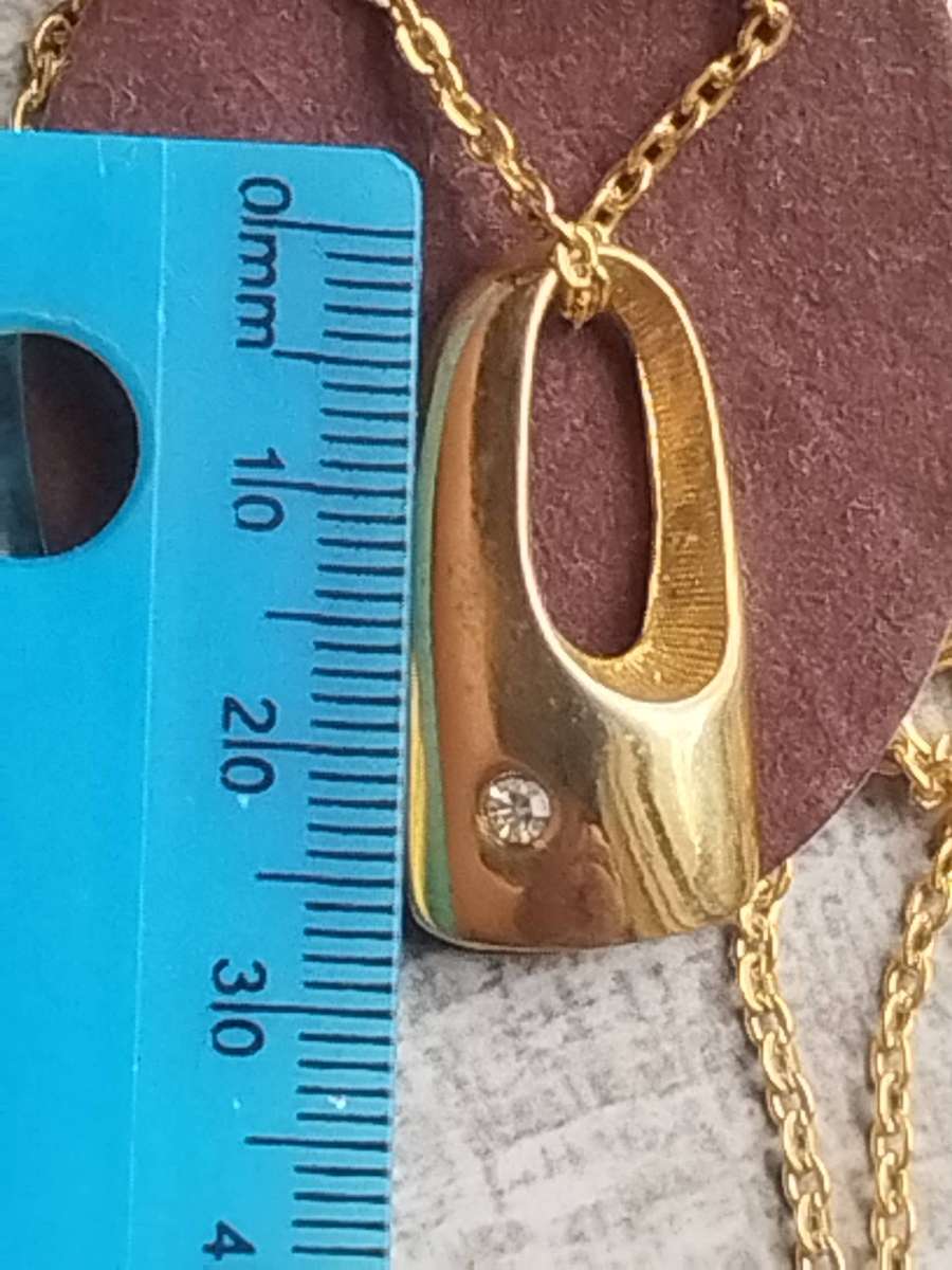 LADIES ELEGANT GOLD PLATED CHAIN AND PENDANT SET TRULY STUNNING - LAST 1 LEFT