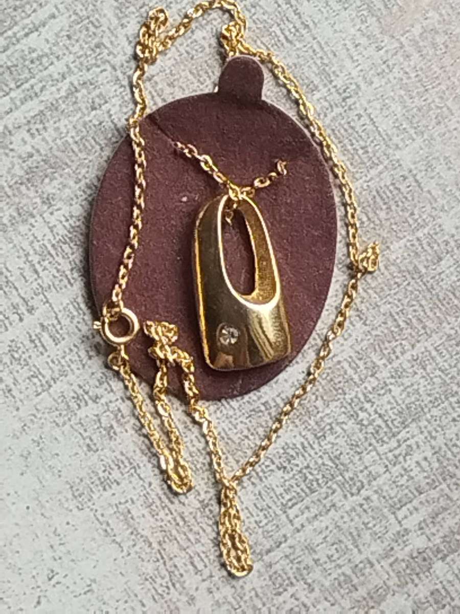 LADIES ELEGANT GOLD PLATED CHAIN AND PENDANT SET TRULY STUNNING - LAST 1 LEFT