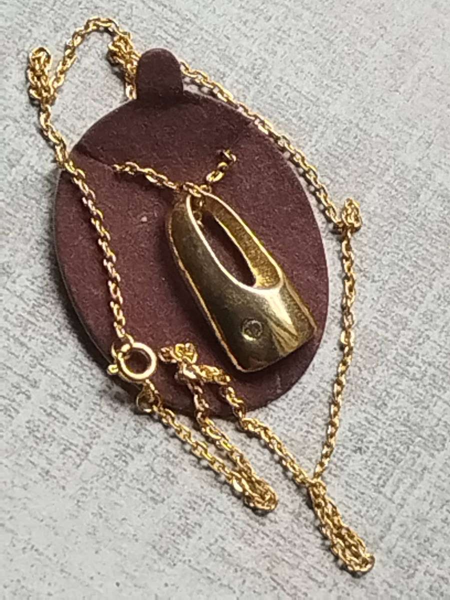 LADIES ELEGANT GOLD PLATED CHAIN AND PENDANT SET TRULY STUNNING - LAST 1 LEFT