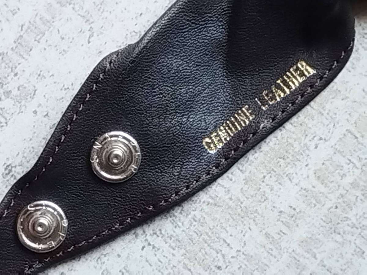 LADIES STUNNING SILVER CHROME WATCH IN EXCELLENT WORKING CONDITION