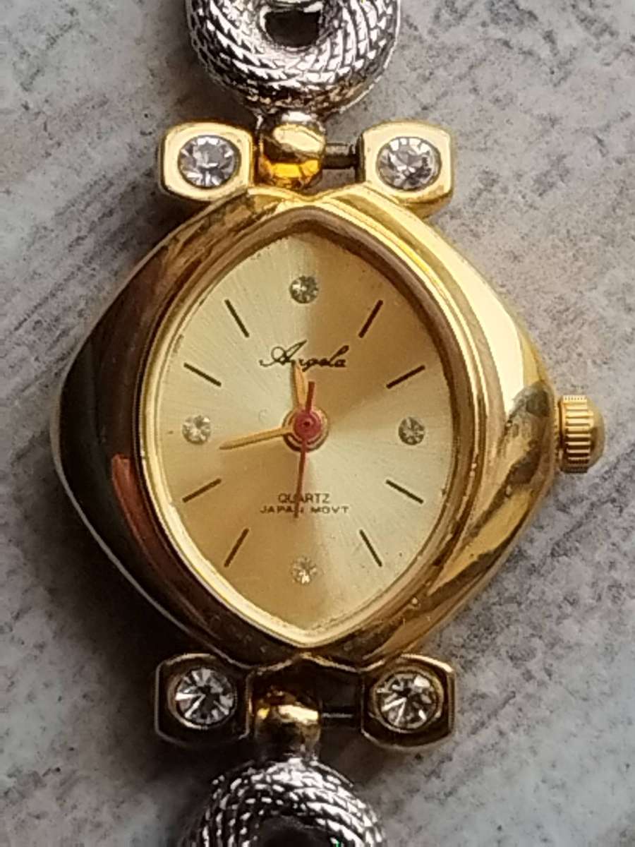 LADIES ELEGANT ANGELA WATCH IN EXCELLENT WORKING CONDITION