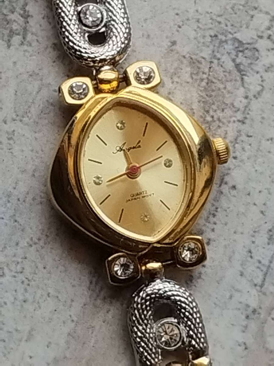LADIES ELEGANT ANGELA WATCH IN EXCELLENT WORKING CONDITION