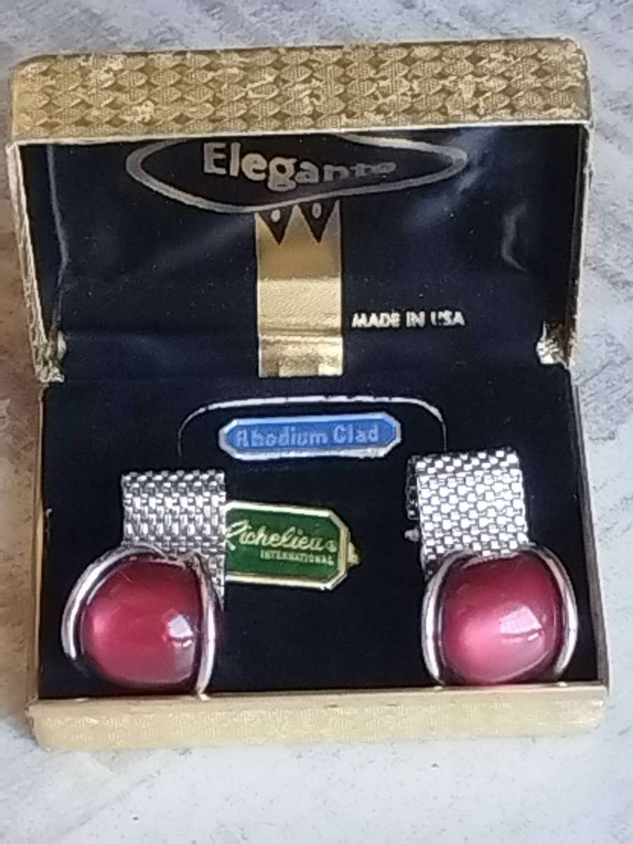 MENS VINTAGE RHODIUM CLAD CUFFLINKS IN ORIGINAL DISPLAY BOX