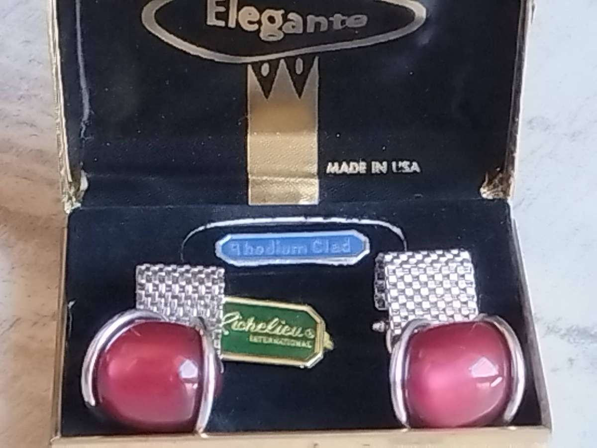 MENS VINTAGE RHODIUM CLAD CUFFLINKS IN ORIGINAL DISPLAY BOX