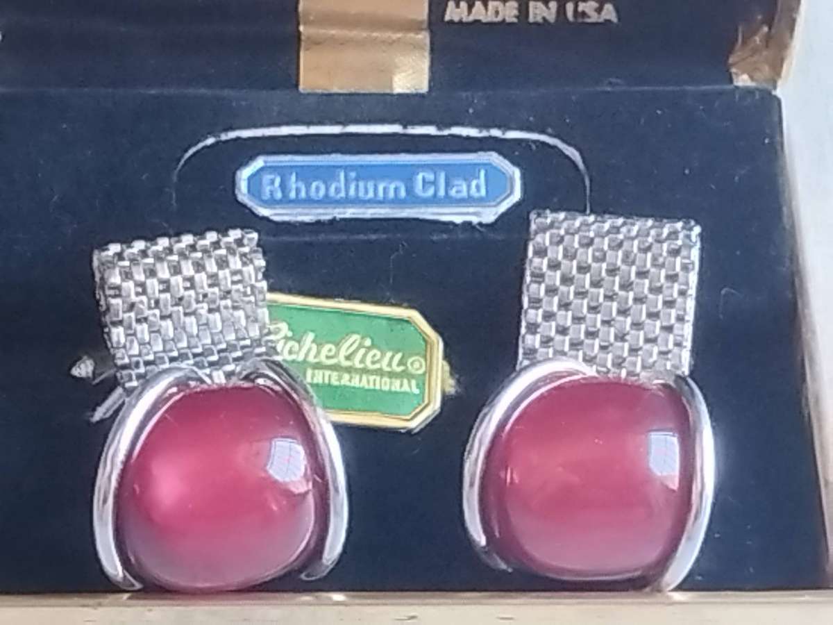 MENS VINTAGE RHODIUM CLAD CUFFLINKS IN ORIGINAL DISPLAY BOX