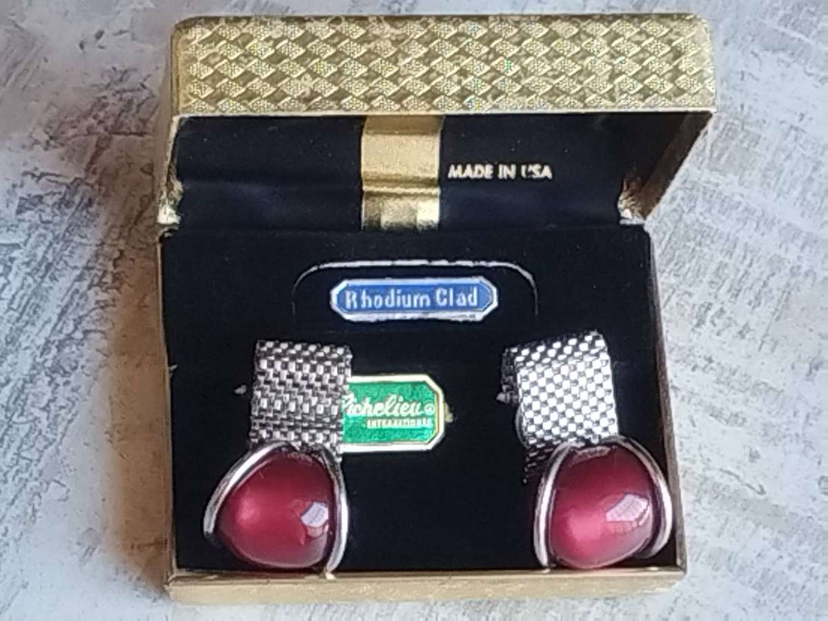 MENS VINTAGE RHODIUM CLAD CUFFLINKS IN ORIGINAL DISPLAY BOX