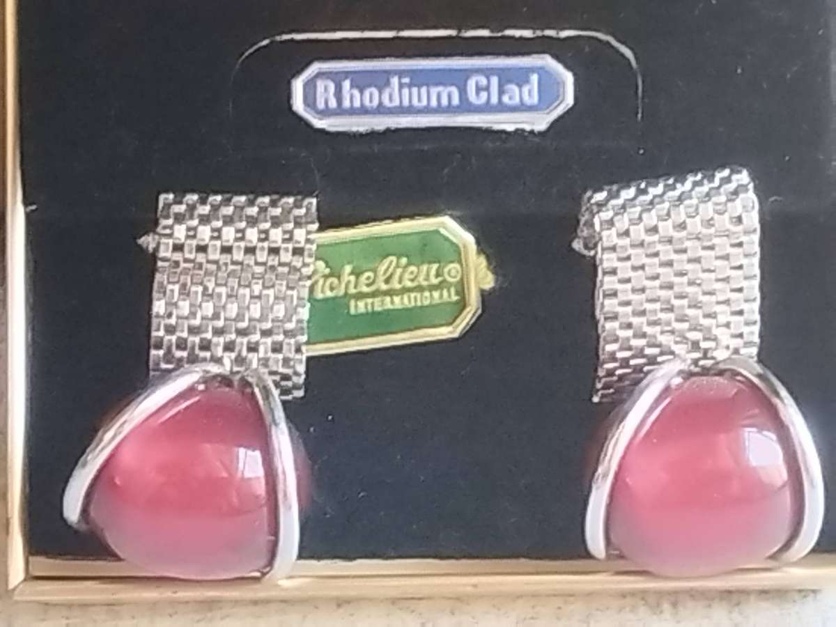 MENS VINTAGE RHODIUM CLAD CUFFLINKS IN ORIGINAL DISPLAY BOX