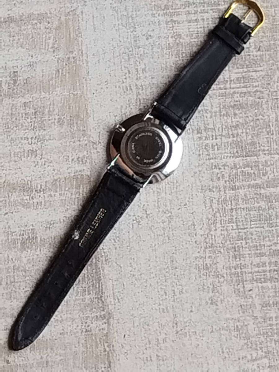 MENS CLASSIC DRESS WATCH WITH 40MM DIAL IN EXCELLENT WORKING CONDITION