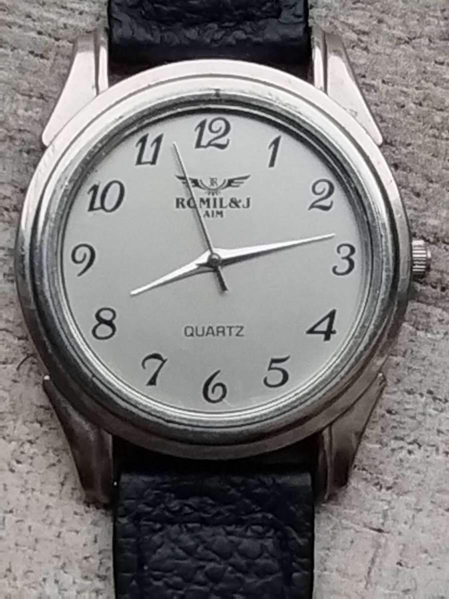 MENS VINTAGE ROMIL & J WATCH IN EXCELLENT WORKING CONDITION
