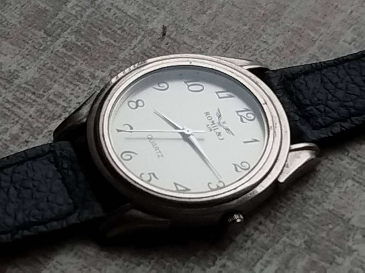 MENS VINTAGE ROMIL & J WATCH IN EXCELLENT WORKING CONDITION