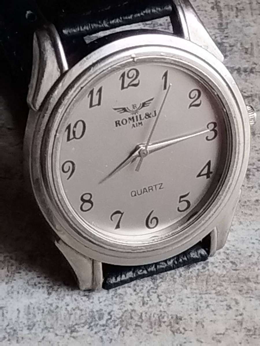 MENS VINTAGE ROMIL & J WATCH IN EXCELLENT WORKING CONDITION
