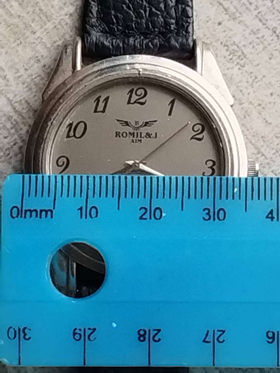 MENS VINTAGE ROMIL & J WATCH IN EXCELLENT WORKING CONDITION