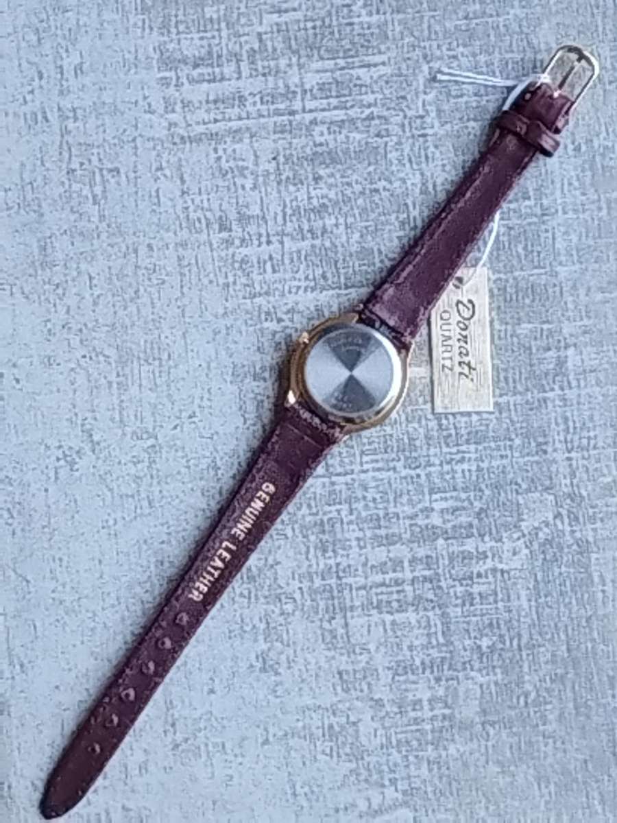 LADIES GOLD DONATI WATCH IN EXCELLENT WORKING CONDITION